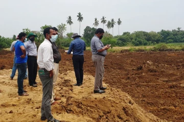 இலங்கையில் வெறிச்சோடியுள்ள கிராமம் - காரணத்தை கண்டுபிடித்த மகிந்த(photo)