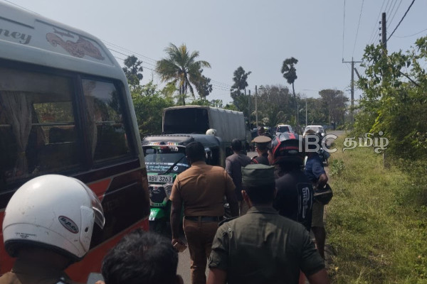 யாழில் இராணுவத்தினரின் வாகனம் மோதி முதியவர் உயிரிழப்பு! | One Killed In Military Vehicle Collision In Jaffna