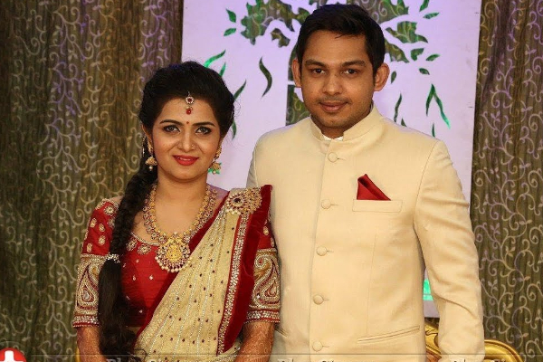 கணவர் கட்டிய தாலியை கழட்டிய தொகுப்பாளினி திவ்யதர்ஷினி.. விவாகரத்து காரணம் இதுதானா.. | Reason Behind Anchor Dhivyadharshini Divorce