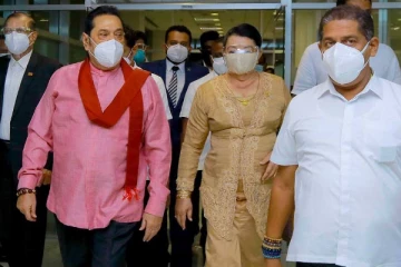 இத்தாலி செல்லும் முன்னர் மஹிந்த – கோட்டாபய – பஷில் அவசர சந்திப்பு..!