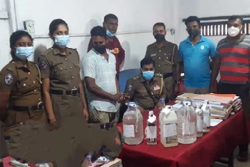 மொட்டுவின் வேட்பாளரின் சட்டவிரோத செயற்பாடு -கையும் களவுமாக பிடித்தது காவல்துறை