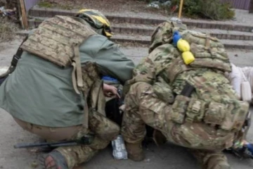 ரஷ்ய வீரர்களின் சடலங்களை சேகரித்து வரும் உக்ரைன் வீரர்கள்! காரணம் இதுதான்