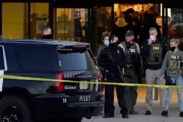 அமெரிக்காவில் புத்தாண்டு நிகழ்ச்சியின் போது இடம்பெற்ற பயங்கரம்! - சிதறி கிடக்கும் துப்பாக்கி குண்டுகள்