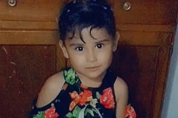 இறுதி சடங்கில் திடீரென எழுந்த சிறுமி! என்ன நடந்தது? | A Girl Blinked During A Funeral In Mexico