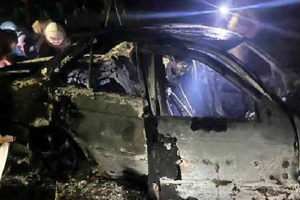 கொழும்பில் நள்ளிரவில் தீப்பற்றிய கார் ; இரட்டைக் கொலை சம்பவத்தில் குற்றவாளிகளின் சதி வெளிச்சமா? | Colombo Double Murder Suspects Conspiracy Exposed கொழும்பில் நள்ளிரவில் தீப்பற்றிய கார் ; இரட்டைக் கொலை சம்பவத்தில் குற்றவாளிகளின் சதி வெளிச்சமா? | Colombo Double Murder Suspects Conspiracy Exposed