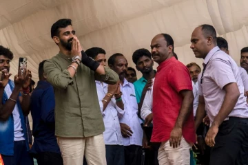 சவாலை ஏற்று மக்களை பாதுகாத்த தலைவர் பக்கமே நாம் நிற்கின்றோம்: ஜீவன் சுட்டிக்காட்டு