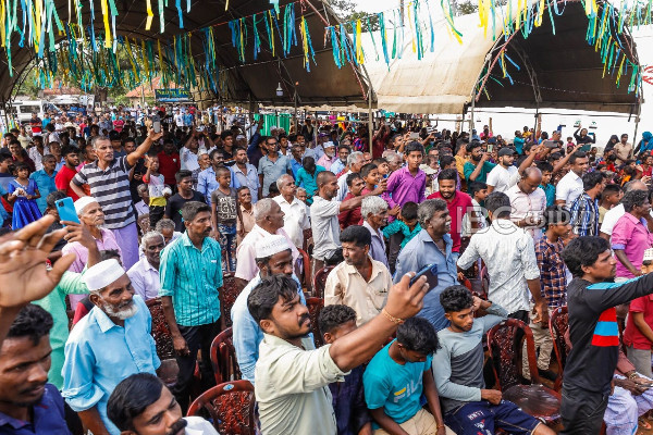 அரசியல் சதிகளிலும், கோழைத்தனங்களிலும் ஈடுபடாதீர்கள் - ரணிலிடம் கோரிக்கை | Sajith Sjb Meeting In Mullitavu