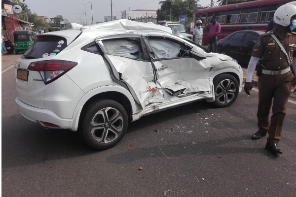 கிளிநொச்சி ஏ 9 வீதியில் ஏற்பட்ட விபத்து (Video) | Accident On The Kilinochchi A9 Road