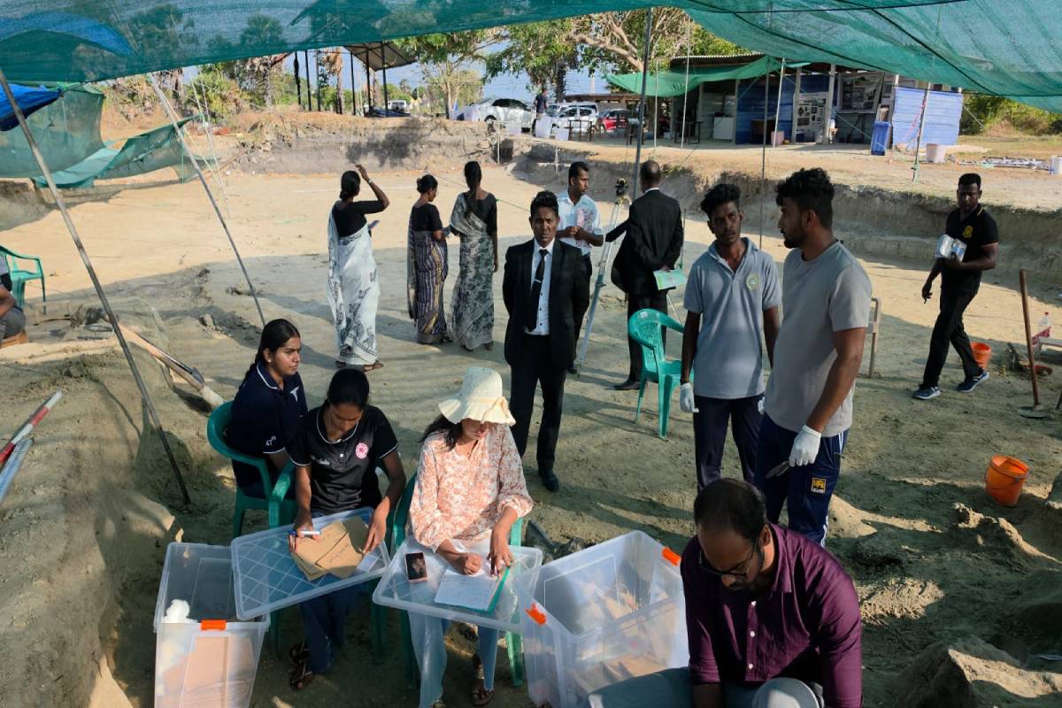 செம்மணியில் இன்றும் புதிதாக அடையாளம் காணப்பட்ட என்புக்கூடுகள் | Chemmani Mass Graves Jaffna செம்மணியில் இன்றும் புதிதாக அடையாளம் காணப்பட்ட என்புக்கூடுகள் | Chemmani Mass Graves Jaffna