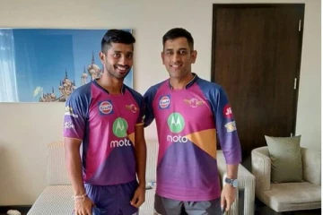 தோனி என் முதுகை தட்டி ஆறுதல் சொன்னார்! ஐபில் ஏலத்தில் பெரிய தொகைக்கு விலை போன வீரர் உருக்கம்