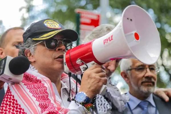 ட்ரம்ப் விதித்த தடையால்... சம்பளத்திற்கு திண்டாடும் நாடொன்றின் ஜனாதிபதி | President Struggling To Get Salary ட்ரம்ப் விதித்த தடையால்... சம்பளத்திற்கு திண்டாடும் நாடொன்றின் ஜனாதிபதி | President Struggling To Get Salary