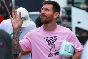 மெஸ்ஸியால் டிக்கெட் பணத்தைத் திரும்பப் பெறும் ரசிகர்கள்