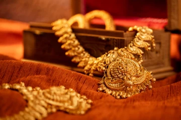 புத்தாண்டை முன்னிட்டு உச்சத்தில் தங்கம் விலை - சவரனுக்கு இவ்வளவு உயர்வா?