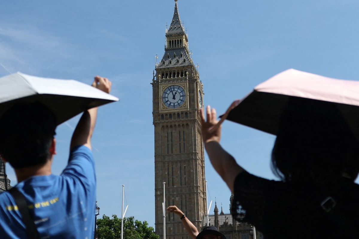 பிரிட்டனில் கடும் வெப்ப அலைக்கு பின்னர் கொட்டும் கனமழை ! | Heavy Rain Follows Severe Heatwave In Britain பிரிட்டனில் கடும் வெப்ப அலைக்கு பின்னர் கொட்டும் கனமழை ! | Heavy Rain Follows Severe Heatwave In Britain