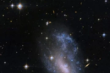 அண்டங்கள் மோதிக்கொள்ளும் அதிசய புகைப்படங்களை வெளியிட்ட நாசா