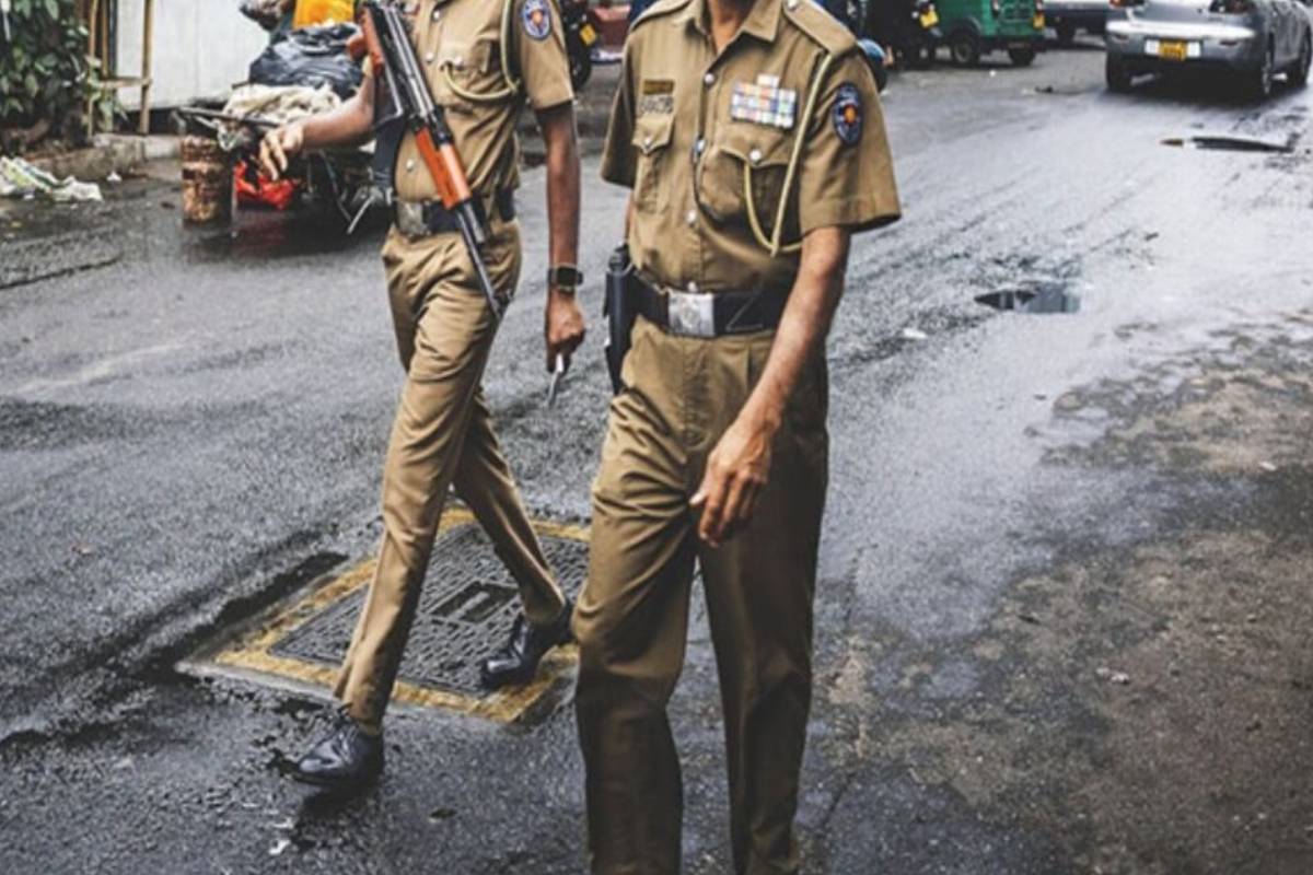 தவணையில் வீடு கட்டித் தருவதாகக் கூறி கோடிக்கணக்கில் மோசடி ; பொலிஸாரிடம் சிக்கிய சந்தேகநபர் | Fraud Crores Pretext Building House Installments தவணையில் வீடு கட்டித் தருவதாகக் கூறி கோடிக்கணக்கில் மோசடி ; பொலிஸாரிடம் சிக்கிய சந்தேகநபர் | Fraud Crores Pretext Building House Installments
