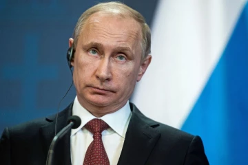 அதிபர் புடின் உரையின் போது கேலி செய்த ரஷ்ய அரசியல்வாதிக்கு ஆப்பு!