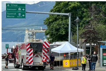 கனடாவில் இடம்பெற்ற பேருந்து விபத்தில் சிறுவன் பலி