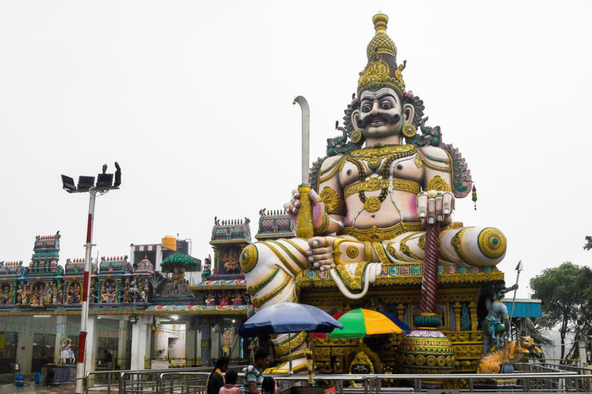 வீடுகளை தீய சக்திகள் நெருங்காமல் இருக்க சொல்ல வேண்டிய முனீஸ்வரர் மந்திரம் | Muneeswaran Mantra To Remove Negative Energy