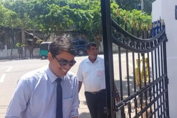 தகுதி நீக்க நடவடிக்கை ; நீதிமன்றம் சென்றார் அர்ச்சுனா எம்பி!