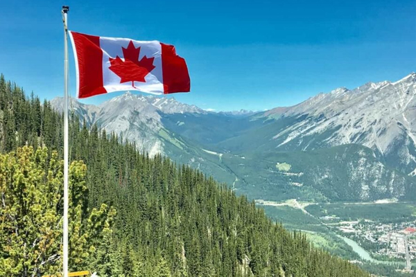 2025இல் 500,000 புதிய புலம்பெயர்வோரை வரவேற்க கனடா திட்டம் | Canada To Welcome 500 000 New Immigrants