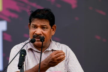 நாட்டில் இனவாத,மதவாத பிசாசுகள் ; அமைச்சர் கடும் சினம்