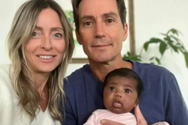 நாங்க வெள்ளை .. குழந்தை மட்டும் இப்படி? DNA ரிப்போர்ட்டால் உறைந்த தம்பதி; நீதிமன்றத்தில் வழக்கு | White Couple Was Stunned By The Dna Report Case Us