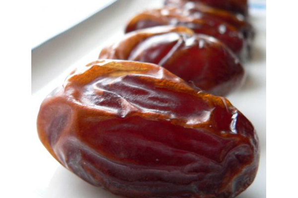 நீரிழிவு நோயாளிகள் ஒரு நாளைக்கு எத்தனை பேரிச்சை பழம் சாப்பிடலாம்? இனி முழுசா தெரிஞ்சிட்டு சாப்பிடுங்க…. | Eating Dates Produces Powerful Health Benefit