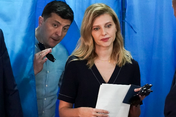 புடினை தடுக்காவிட்டால் ..... பரபரப்பை கிளப்பும் உக்ரைன் அதிபரின் மனைவி! | If Putin Stopped Wife Ukrainian President Warn புடினை தடுக்காவிட்டால் ..... பரபரப்பை கிளப்பும் உக்ரைன் அதிபரின் மனைவி! | If Putin Stopped Wife Ukrainian President Warn