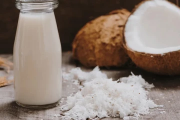 தேங்காய் பாலால் குவியும் டொலர்கள்