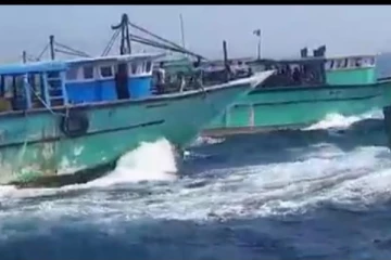 இலங்கை கடற்பரப்புக்குள் அத்துமீறிய இந்திய கடற்றொழிலாளர்கள் - கடற்படையினரால் துரத்தியடிப்பு