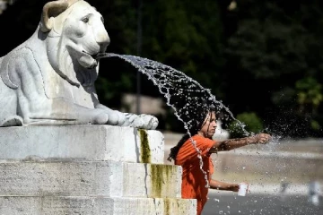 மொத்தம் 16 நகரங்களுக்கு சிவப்பு எச்சரிக்கை: வேகும் ஐரோப்பிய நாடு