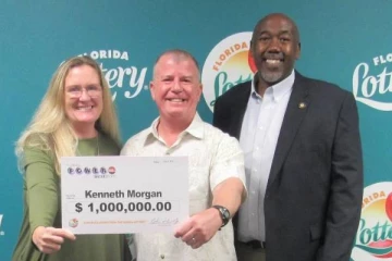 வீட்டு அலமாரியை வெகுநாட்களுக்கு பின் சுத்தம் செய்த நபர்! உள்ளே இருந்த பொருள்... இன்னும் அதிர்ச்சியில் இருந்து மீளவில்லை என்கிறார்