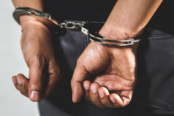 கொட்டாஞ்சேனை துப்பாக்கிச்சூட்டுச் சம்பவம் தொடர்புடைய சந்தேகநபரின் உறவினர் யாழில் கைது! | Man Was Arrested With Narcotics In Jaffna