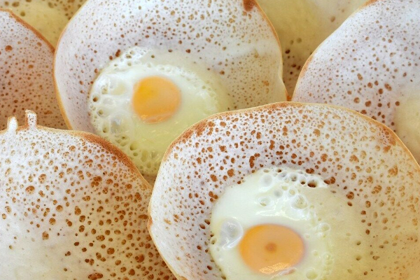 ஹோட்டல் ஸ்டைலில் முட்டை ஆப்பம்! சுடச் சுட வீட்டிலேயே செய்து ருசிக்கலாம் | Egg Appam Recipe