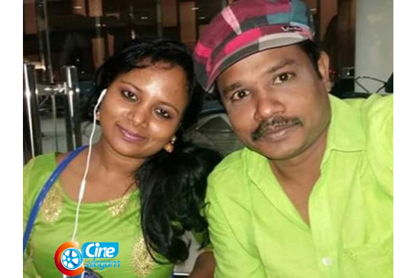 குக் வித் கோமாளி மதுரை முத்துவின் முதல் மனைவியை பார்த்துள்ளீர்களா - அவர் வாழ்க்கையில் ஏற்பட்ட சோக சம்பவம் | Have You Seen Kpy Madurai Muthus 1St And 2Nd Wives குக் வித் கோமாளி மதுரை முத்துவின் முதல் மனைவியை பார்த்துள்ளீர்களா - அவர் வாழ்க்கையில் ஏற்பட்ட சோக சம்பவம் | Have You Seen Kpy Madurai Muthus 1St And 2Nd Wives