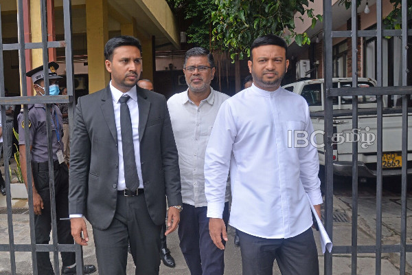 சுகாதார அமைச்சின் செயற்பாடுகள் குறித்து ஐக்கிய மக்கள் சக்தியினர் கேள்வி | Medicine Shortage Ministry Of Health Sl Sjb