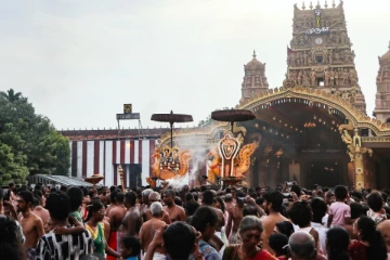 நல்லூர் கந்தன் திருவிழாவிற்கு செல்லும் பக்தர்கள் அவதானம்; பொலிஸாரின் அறிவிப்பு