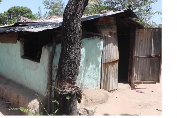 முல்லைத்தீவில் ஒரு வேளை சாப்பாட்டுக்கு கூட வழியில்லாமல் வாழும் வயோதிப தம்பதி