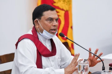 பொருளாதார சரிவில் இருந்து நாட்டை மீட்க தீவிர ஆலோசனை