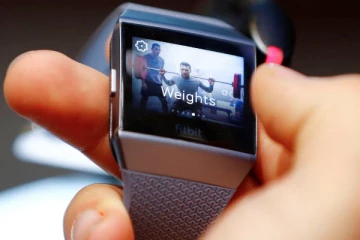 சூடாகி வெடிக்கும் ஸ்மார்ட் வாட்ச் பேட்டரி - வாடிக்கையாளரை  எச்சரித்த பிரபல நிறுவனம்