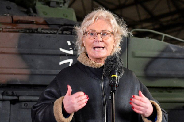 ஜேர்மனியின் பாதுகாப்பு அமைச்ச பதவி விலகினார் | German Defen Minister Chrisitine Lambrecht Resigns