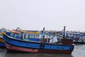 அத்துமீறி மீன்பிடித்த 14 இந்திய மீனவர்கள் கைது