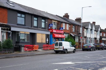 பிரித்தானியாவில் நள்ளிரவில் 15 வயது சிறுமிக்கு நடந்த பயங்கரம்! தீவிர விசாரணையில் பொலிஸார்