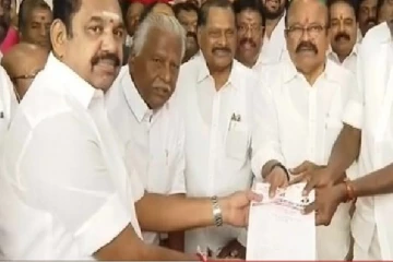 அதிமுக பொதுச்செயலாளர் தேர்தல் : வேட்புமனு தாக்கல் செய்தார் இபிஎஸ்