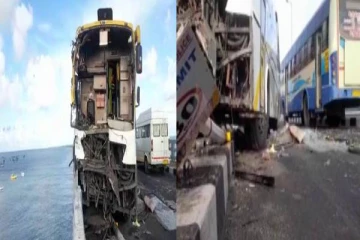 பாம்பன் பாலத்தில் கவிழ்ந்த பேருந்தை கயிறு கட்டி காப்பாற்றிய மக்கள்