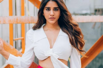 நடிகை நபா நடேஷின் ஹாட் புகைப்படங்கள்