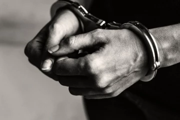 අවුරුදු 04ක දරුවෙකු පොහොර උරයක දමා ගැට ගසා ලඳු කැලෑවක දමා ගිහින් - සංවේදී පුවතක්..