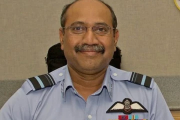 முன்னாள் இராணுவ அதிகாரிகள் இருவர்  தூதுவராகவும், அமைச்சின் செயலாளராகவும்  நியமிப்பு!
