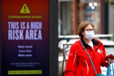 பிரித்தானியாவில் உச்சத்தை தொட்டு வரும் கொரோனா பாதிப்பு! பலர் பலி: பீதியை ஏற்படுத்தும் புள்ளி விவரம்!